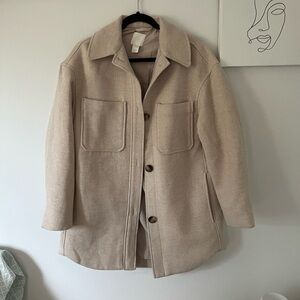 H&M Beige Coloured Shacket - perfect fall jacket